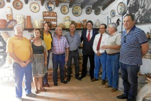 Entrega del premio en el taller de Los Puntas