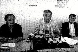 Manolo López Yebra, Gómez Pomares y Montiel en una rueda de prensa del Poli.