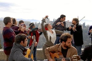 Integrantes de Orquesta Di La Strada.