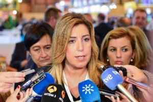 Susana Díaz, en su intervención ante los medios de comunicación.