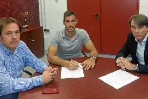 Andrés Fernández, Trujillo y su agente.