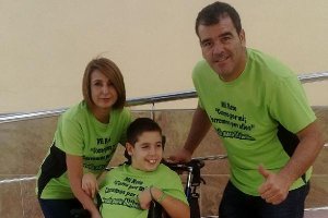 Francisco Martínez con Alejandro y su madre, María del Mar.