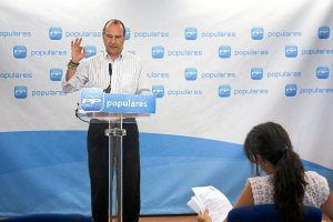 Luis Rogelio Rodríguez-Comendador en la sede de los populares