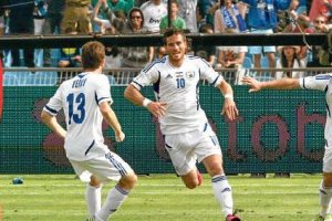 Hemed celebra un gol con Israel ante la Portugal de Cristiano Ronaldo.