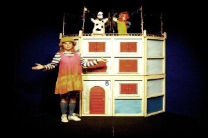 Miau, Guau, Kikiriki , teatro de marionetas en el Auditorio de Roquetas 
