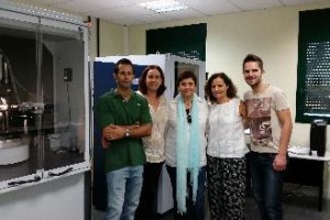 Grupo de investigación que, liderado por Ana Cámara, estudia las proteínas que propagan el virus del