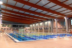 La natación terapeútica se realiza en la piscina del Complejo ‘Rafael Florido’.