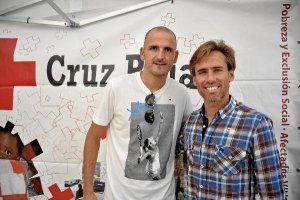 Dos capitanes solidarios en el Día de la Banderita.