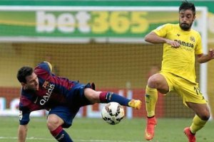 Costa junto a Leo Messi en El Madrigal.