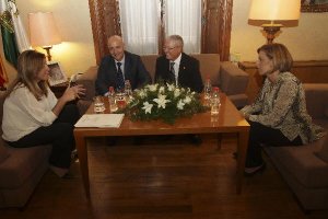 La reunión ha tenido lugar en la sede del gobierno andaluz