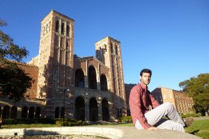 Adrián Barbero Rubio en el campus de la Universidad de Los Ángeles en California.