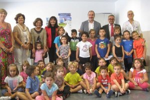 Entrega del premio, ayer en el centro.