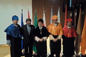 El rector Pedro Molina junto a parte de su equipo de gobierno tras la inauguración del curso académi
