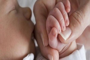 Los masajes infantiles en bebés son fundamentales en los primeros años de vida