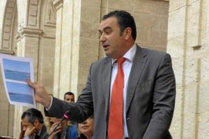 José Cara, en el Parlamento.