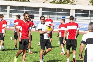 Verza con Francisco en el campo Anexo.