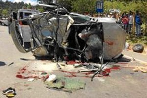 Así quedó uno de los coches implicados en el accidente.