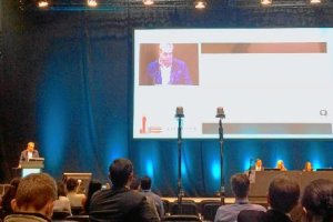 Momento de la intervención del doctor Joaquín Fernández en el Congreso de la Sociedad Europea de Cir