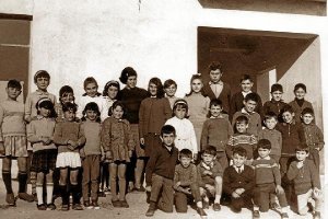Alumnos de la escuela Era de las Piedras, en Gádor, en el curso de 1968.