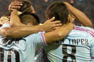 Los jugadores del Celta celebrando el triunfo.