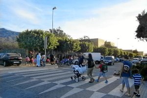 Escolares camino del colegio