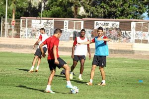 El Almería se centra en ganar al Arroyo.