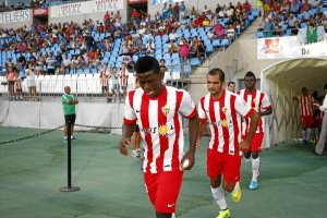 Azeez, suplente; Verza y Thomas, titulares.