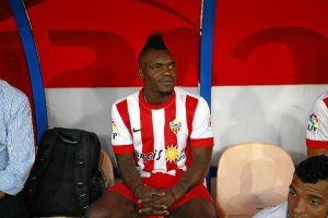 El Almería necesita de todo el fútbol de Thievy.