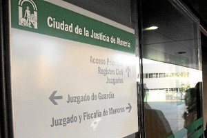 acceso a la Ciudad de la Justicia de Almería