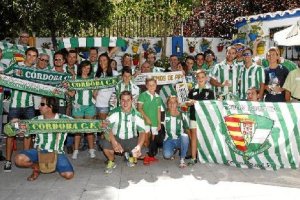 El Córdoba no estará solo en Almería pese a jugarse el partido en viernes.