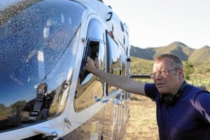 Monzón dando instrucciones a Luis Tosar en una escena rodada en San José. (Foto: José Haro)