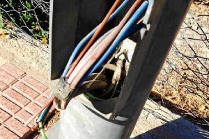 Una de las farolas abiertas.