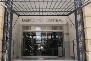 Puerta de acceso al Mercado Central.