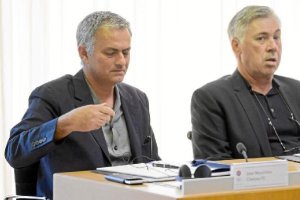Juntos Mourinho y Ancelotti.