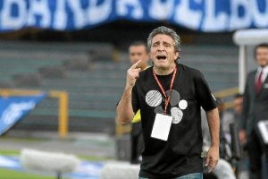 Juanma Lillo pasó de estrella a estrellado en Colombia.