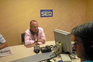 El alcalde Luis Rogelio Rodríguez-Comendador, durante la entrevista en el programa ‘Hoy por Hoy’ de 