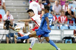 Ximo Navarro debutó en Getafe como lateral derecho del Almería.