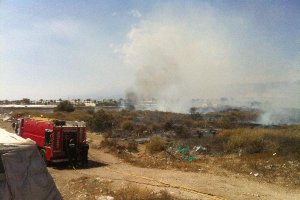 Bomberos en la Rambla La Culebra.