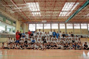 Foto de familia en el fin de curso de la pasada temporada.