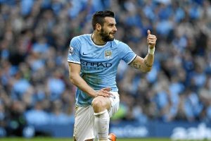 Álvaro Negredo puede volver a casa.