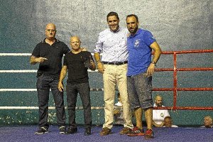 Young Pascual, en el monento del homenaje.