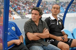 Juanma Lillo empezó la temporada del descenso jugando con tres defensas en Primera.