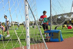 Corona trabajando esta mañana en el campo Anexo.