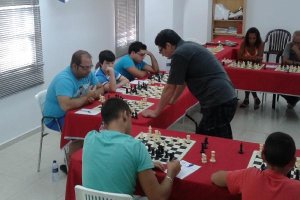 El maestro durante las sesiones.