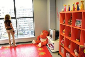 Imagen del interior de un Punto de Encuentro Familiar.