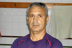 Pepe Navarro ya prepara sus libros de fútbol para la cantera.