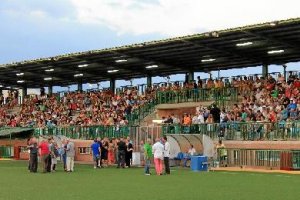 Gran ambiente en el Municipal de Huércal.