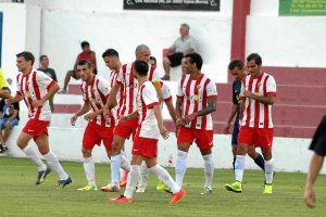 Los jugadores del Almería celebran un gol en pretemporada.