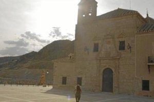 El santuario del saliente en Albox, escenario de la ficción.