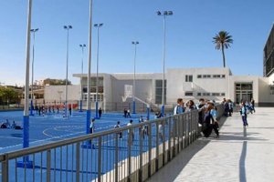 el colegio diocesano se encuentra junto al Seminario de Almería.